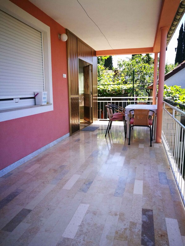 Terrace/patio