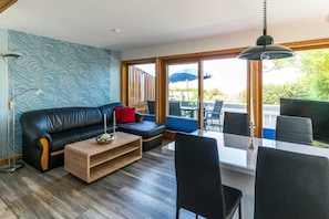 Wohnzimmer mit Blick auf die Ostsee