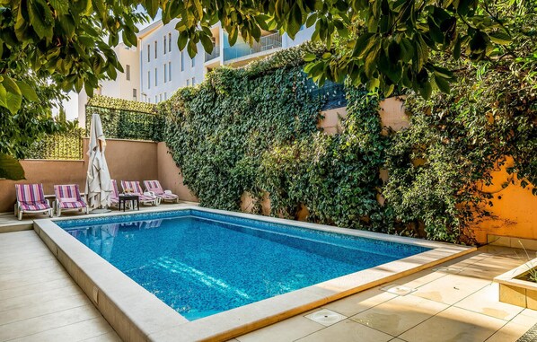 pool