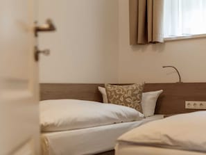 GARTENSUITE ELBRESORT-2.Schlafzimmer
