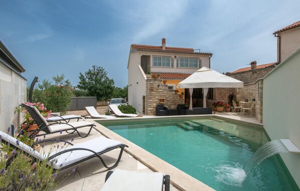 pool