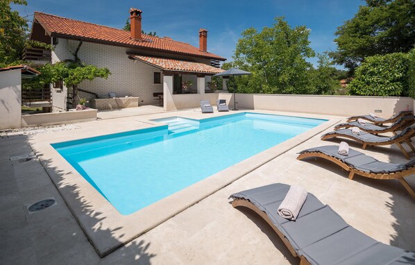 pool