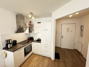 Wohnung Ostseesilber - moderne Küchenzeile