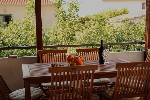 Outdoor dining