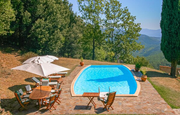 pool-view