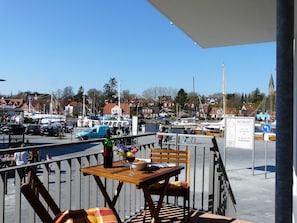 Westbalkon mit Blick Richtung Binnenhafen