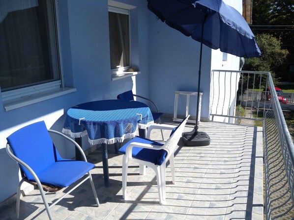 balcony