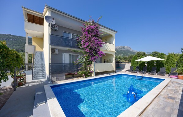 pool