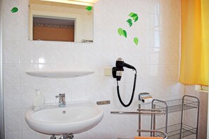 01 Doppelzimmer B 