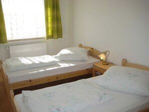 2. Schlafzimmer