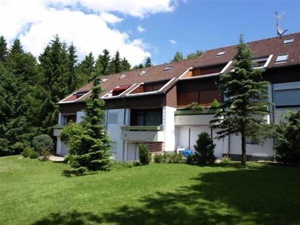 Außenansicht; Ferienwohnung mit Balkon