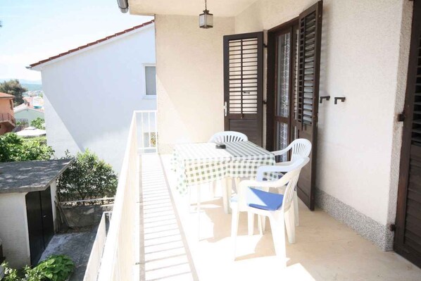 balcony