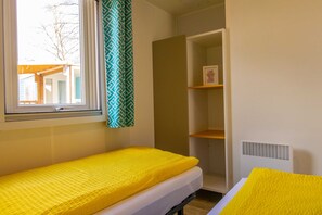 Schlafzimmer mit Einzelbetten