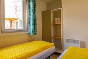 Schlafzimmer mit Einzelbetten
