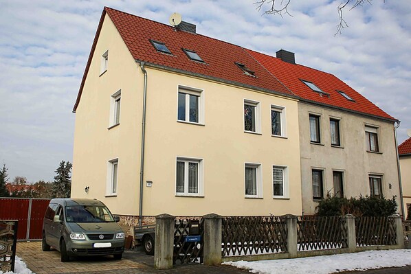 Blick auf die Ferienwohnung im EG