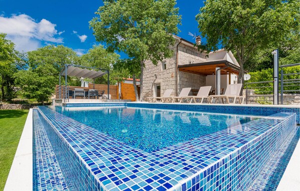 pool