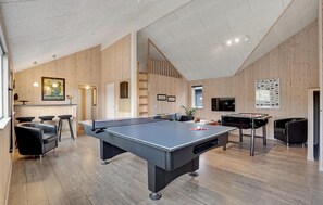 Spielezimmer