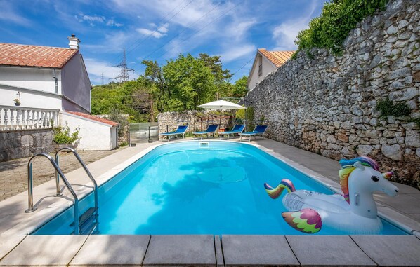 pool