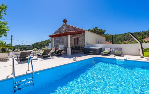 pool