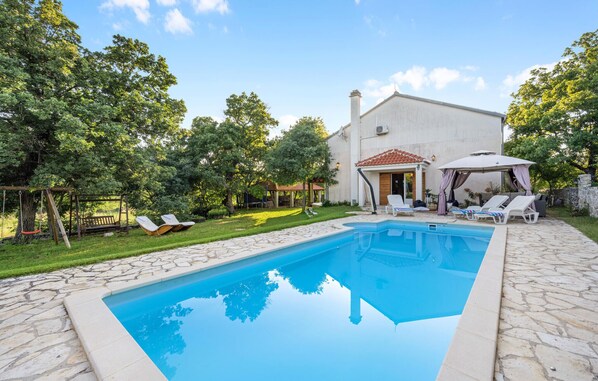 pool
