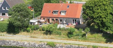 Haus direkt am Nord-Ostsee-Kanal