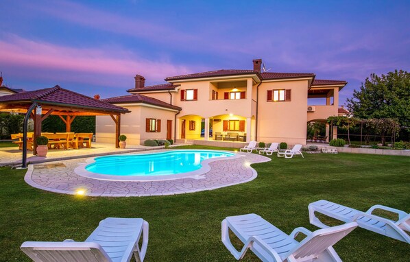 pool