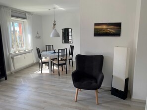 Wohnraum mit Essbereich