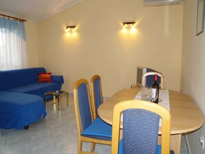 living/bedroom