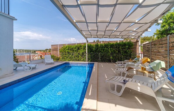 pool