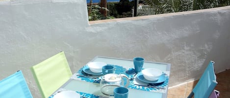 Terrace with access from the kitchen with sea view