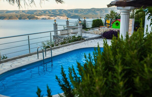 pool