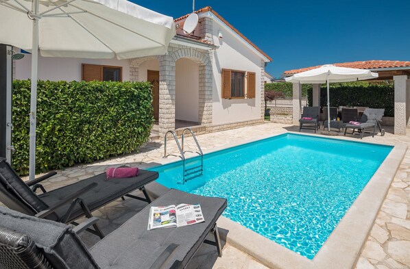 pool