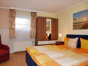 Wohn- & Schlafzimmer