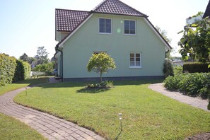 Ferienhaus mit 2 Ferienwohnungen