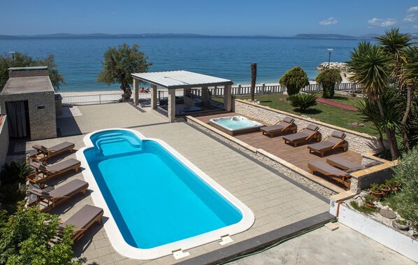 pool