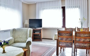 Wohnzimmer und Essbereich