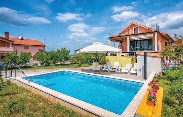 pool
