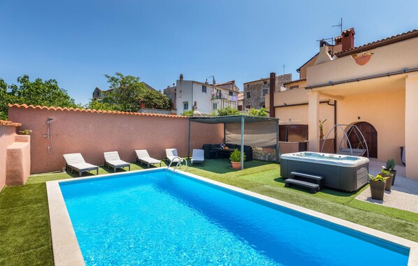 pool