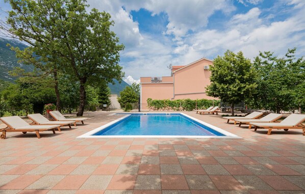 pool