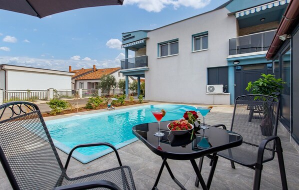 pool