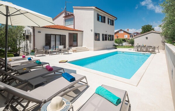 pool