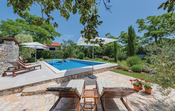 pool