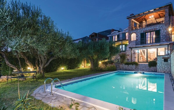 pool