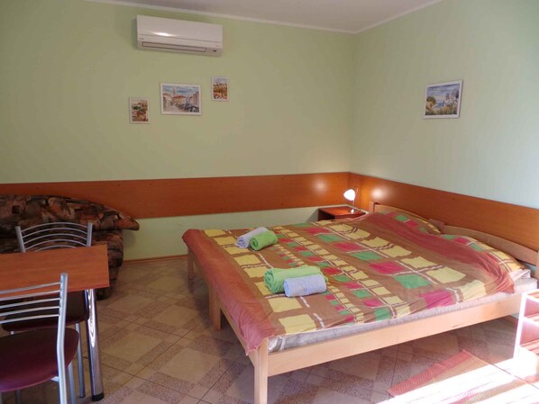 living/bedroom