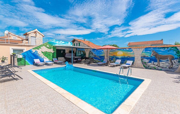 pool