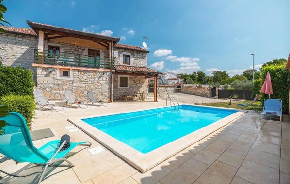pool