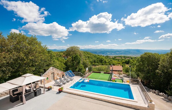 pool