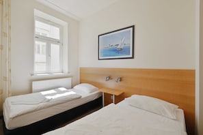 Schlafzimmer 2 mit 2 Einzelbetten ja 90*200cm