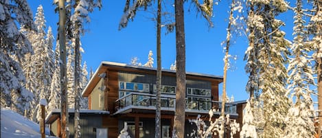 Welcome to the beautiful, modern Power Haus at the base of Kicking Horse Resort!