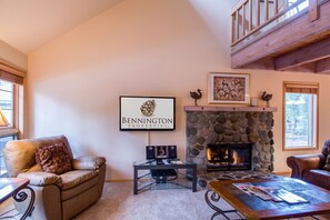 Living Room w/Gas Fireplace